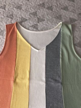 Camiseta multicolor Shein - Tirantes XL
