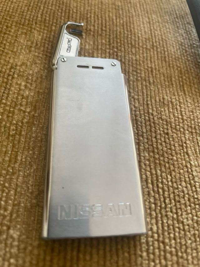 Mechero Nissan vintage