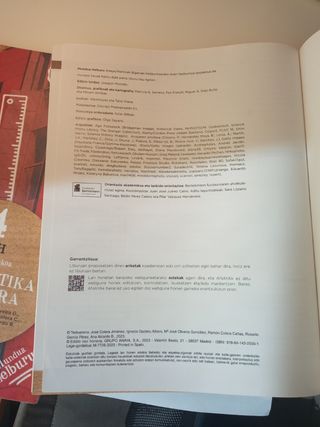 Matematika liburua DBH4 B eredua euskaraz