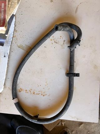 Manguera retorno radiador usada