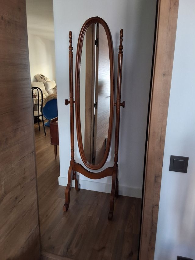 Espejo antiguo de madera