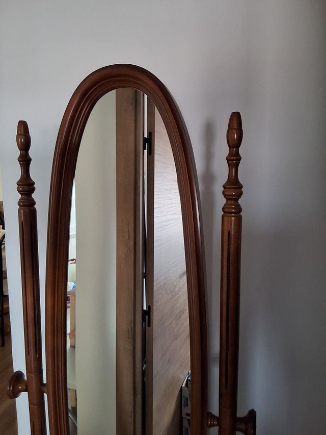 Espejo antiguo de madera