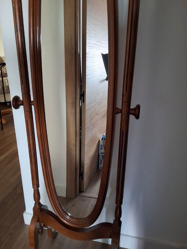 Espejo antiguo de madera