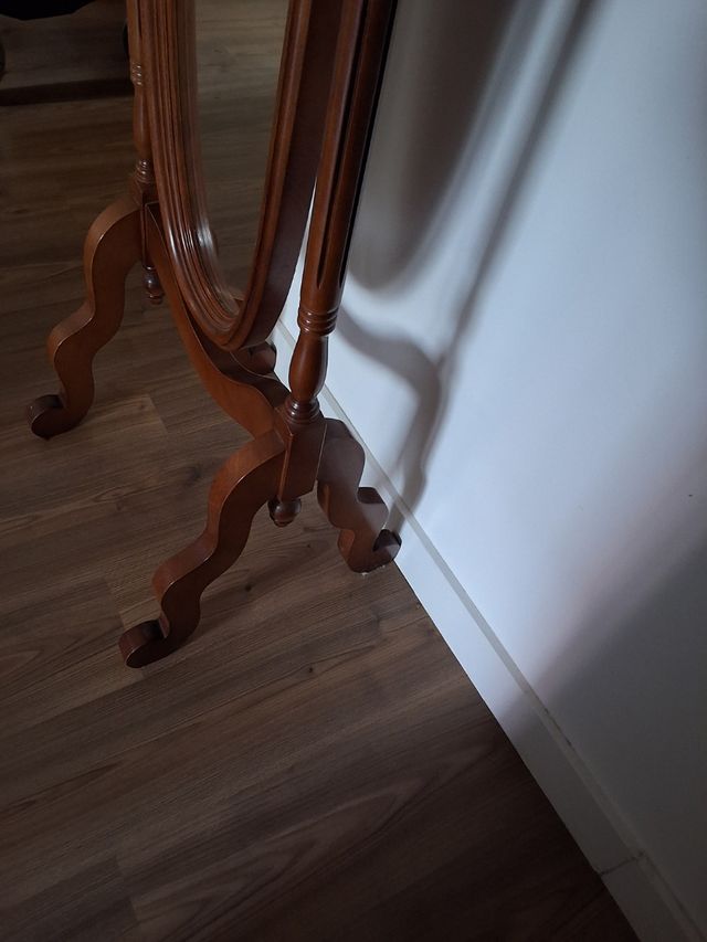 Espejo antiguo de madera