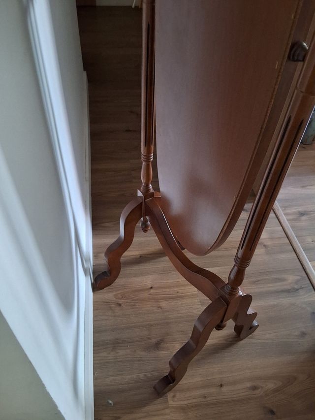 Espejo antiguo de madera