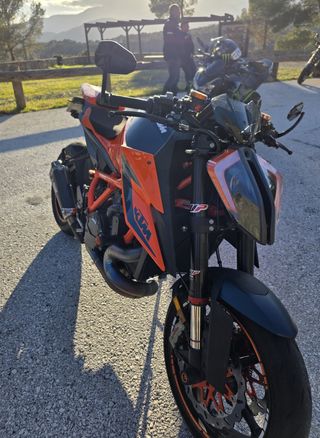 KTM 1290 Superduke R - Impecable