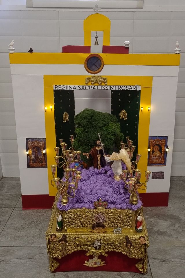 Paso en miniatura y Maqueta iglesia y paso