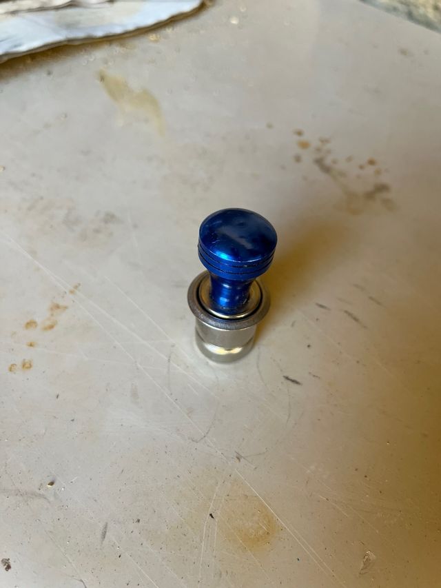 Encendedor coche azul metálico