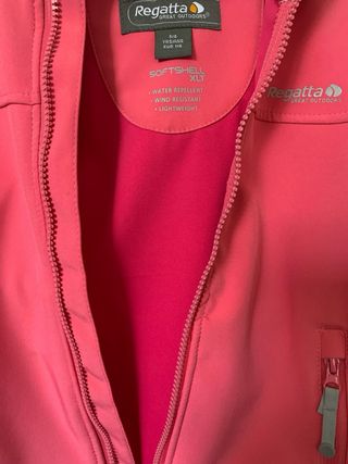 Chaqueta Softshell Regatta rosa 5-6 años.