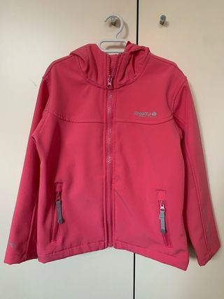 Chaqueta Softshell Regatta rosa 5-6 años.