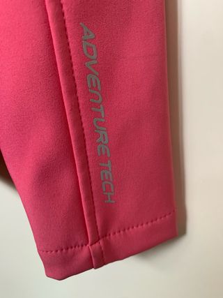 Chaqueta Softshell Regatta rosa 5-6 años.