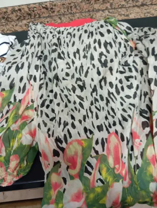 Lote 30 prendas mujer y 4 pañuelos/bufandas