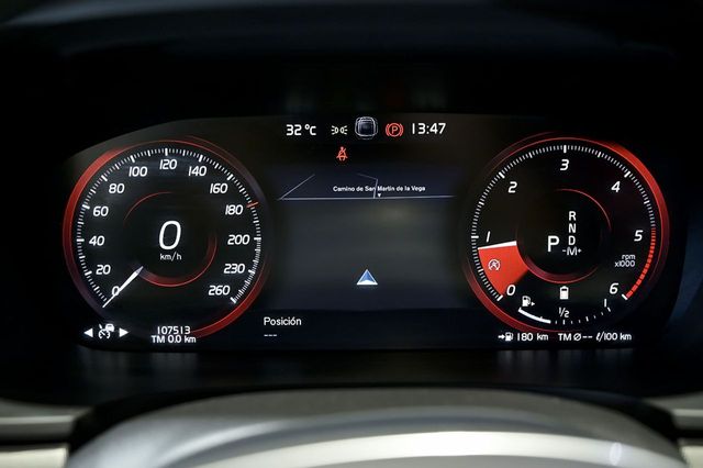 Volvo V90   2.0 D4 Momentum Pro Auto 