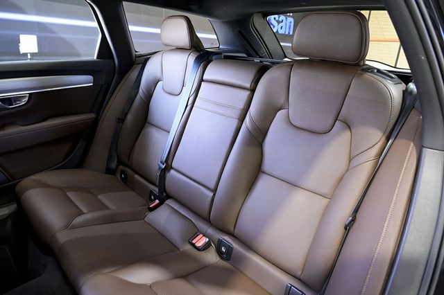Volvo V90   2.0 D4 Momentum Pro Auto 