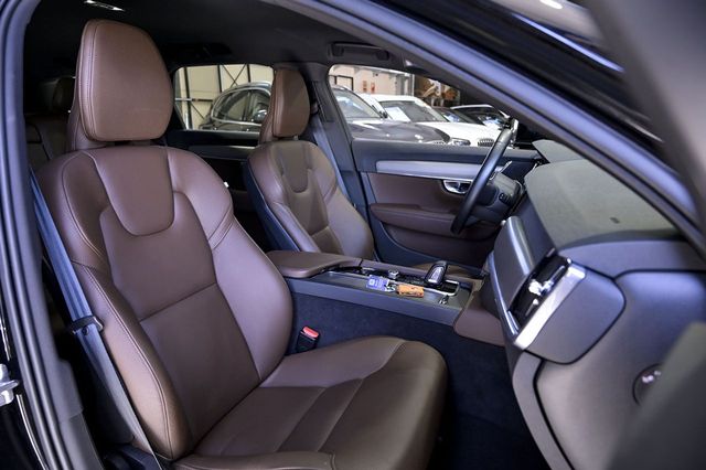 Volvo V90   2.0 D4 Momentum Pro Auto 