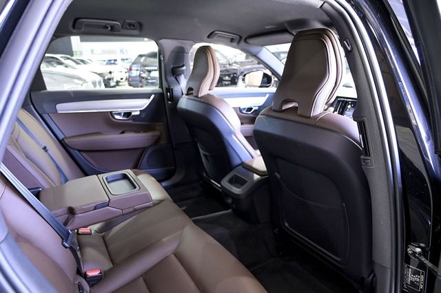 Volvo V90   2.0 D4 Momentum Pro Auto 