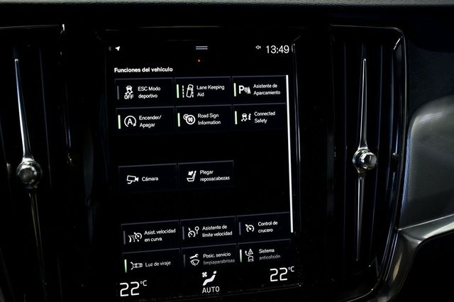 Volvo V90   2.0 D4 Momentum Pro Auto 