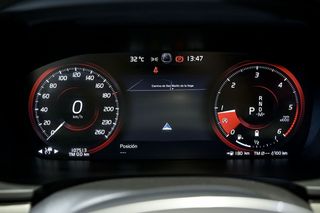Volvo V90   2.0 D4 Momentum Pro Auto 