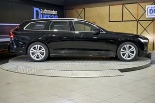 Volvo V90   2.0 D4 Momentum Pro Auto 