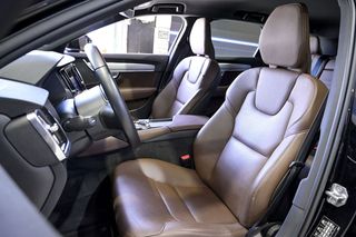 Volvo V90   2.0 D4 Momentum Pro Auto 