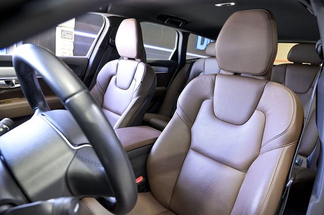 Volvo V90   2.0 D4 Momentum Pro Auto 