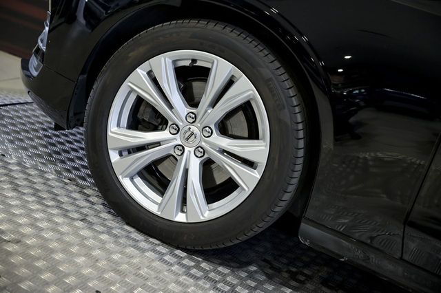 Volvo V90   2.0 D4 Momentum Pro Auto 