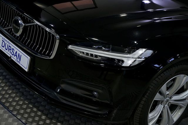 Volvo V90   2.0 D4 Momentum Pro Auto 