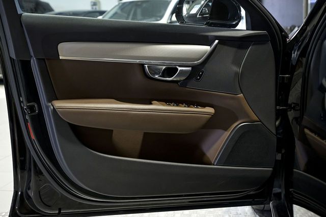 Volvo V90   2.0 D4 Momentum Pro Auto 