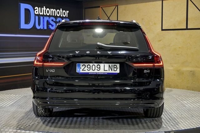Volvo V90   2.0 D4 Momentum Pro Auto 