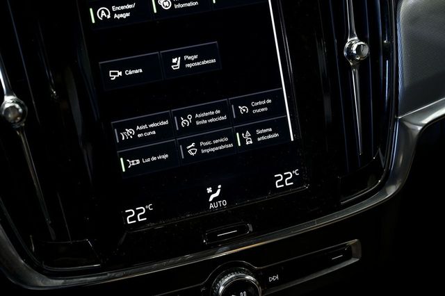 Volvo V90   2.0 D4 Momentum Pro Auto 
