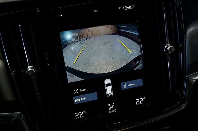 Volvo V90   2.0 D4 Momentum Pro Auto 