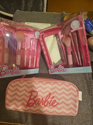 2x Brochas  maquillaje Barbie Miniso - 