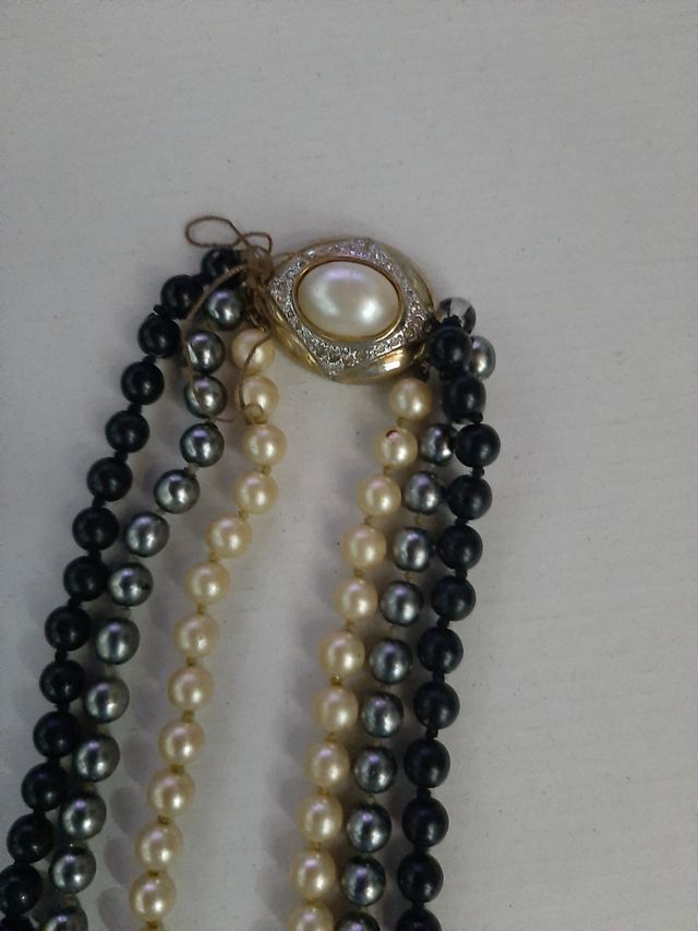 Collana vintage perle nere e crema