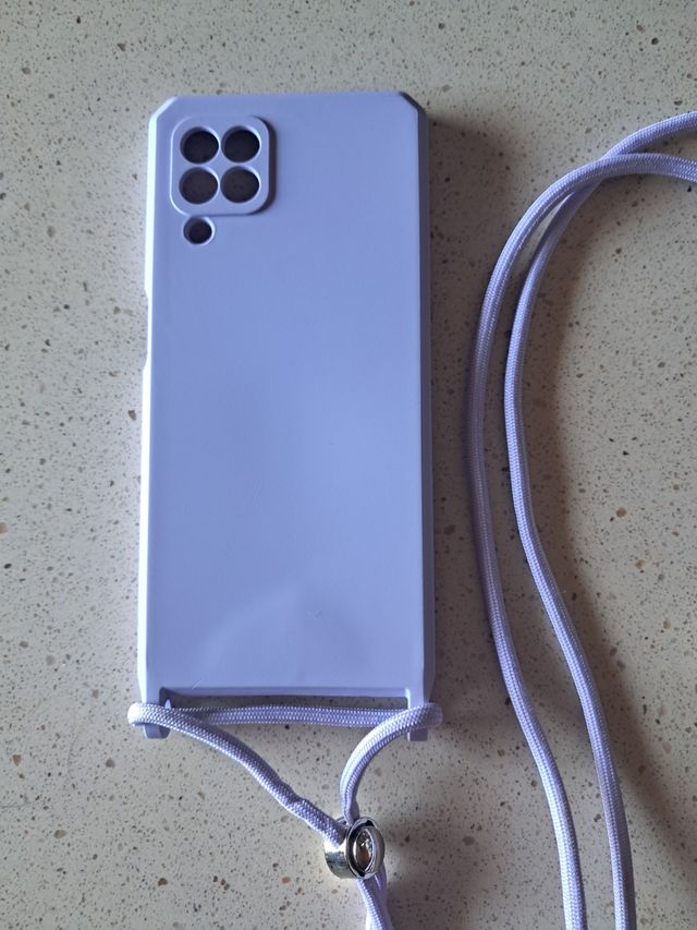 Funda móvil lila con cordón