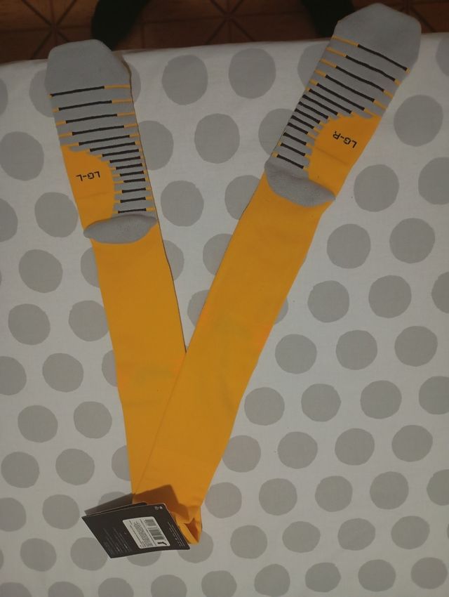 Medias Nike amarillas SFC