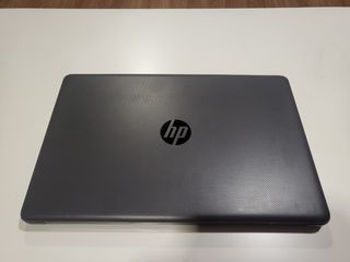 Portátil HP (Intel Core i3-10110U)

