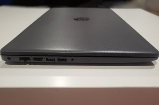 Portátil HP (Intel Core i3-10110U)

