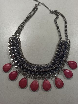 Collar granate y plata