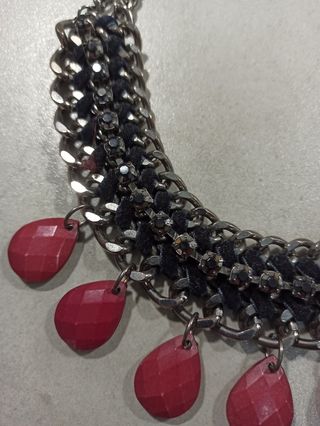 Collar granate y plata