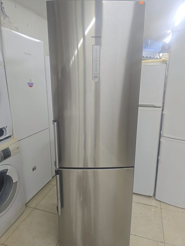 Nevera combi SIEMENS gris A+ 185cm