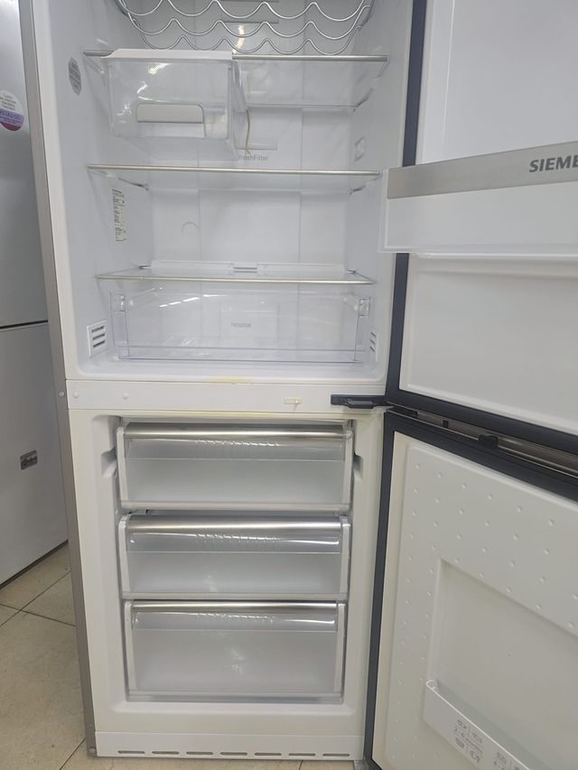 Nevera combi SIEMENS gris A+ 185cm