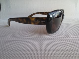 Ray Ban
