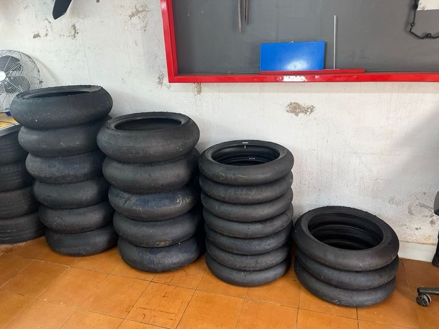 Neumáticos Slicks pirelli sbk y metzeler racetec