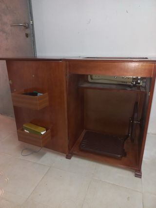 Máquina de Coser Alfa Antigua
