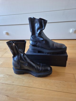 Botas Zara negras 38, parte superior flexible