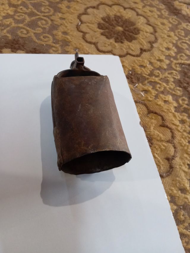 Cencerro antiguo para batería (De cabra auténtico)