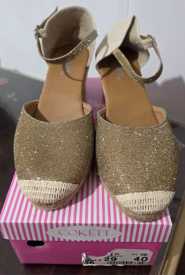 Cuñas COKETT doradas talla 40