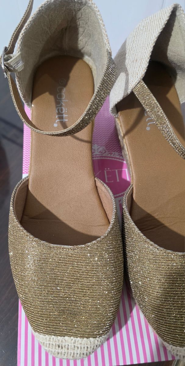 Cuñas COKETT doradas talla 40