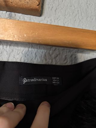 Mini Falda Stradivarius Negra XS