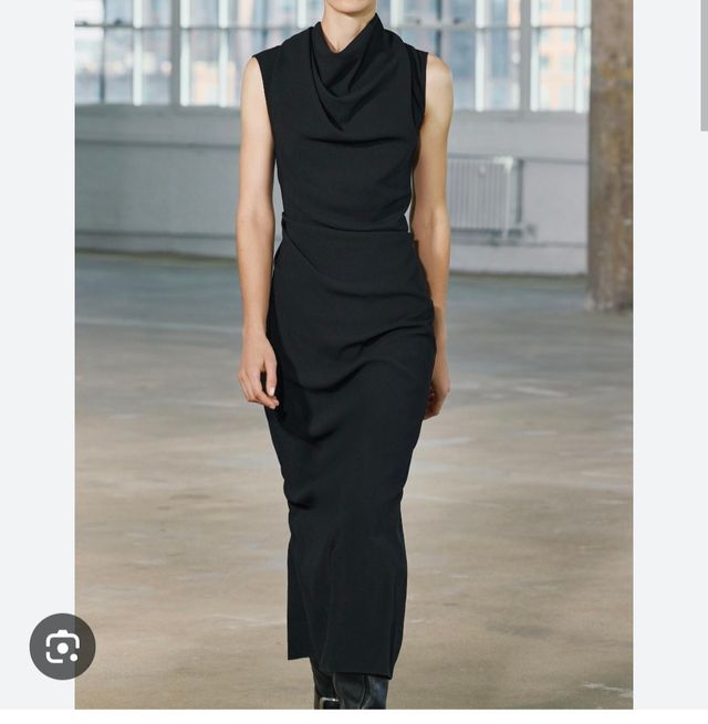 Vestido midi Zara negro